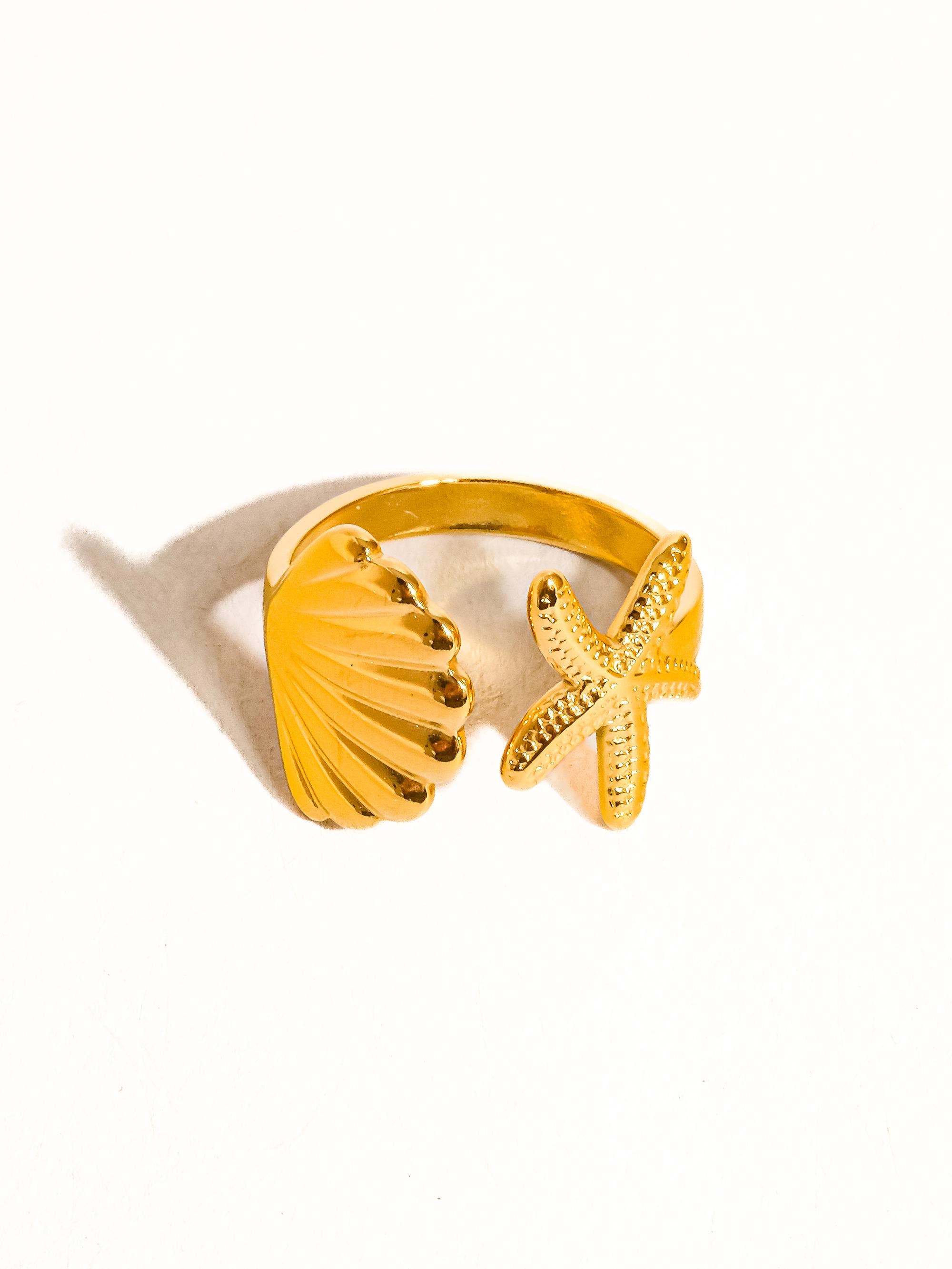 Étoilé 18K Gold Star/Shell Ring
