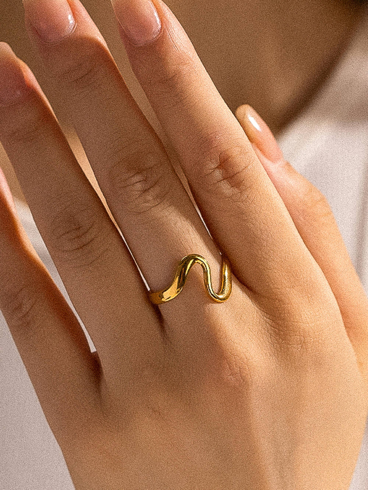 Arther 18K Gold Abstract Ring
