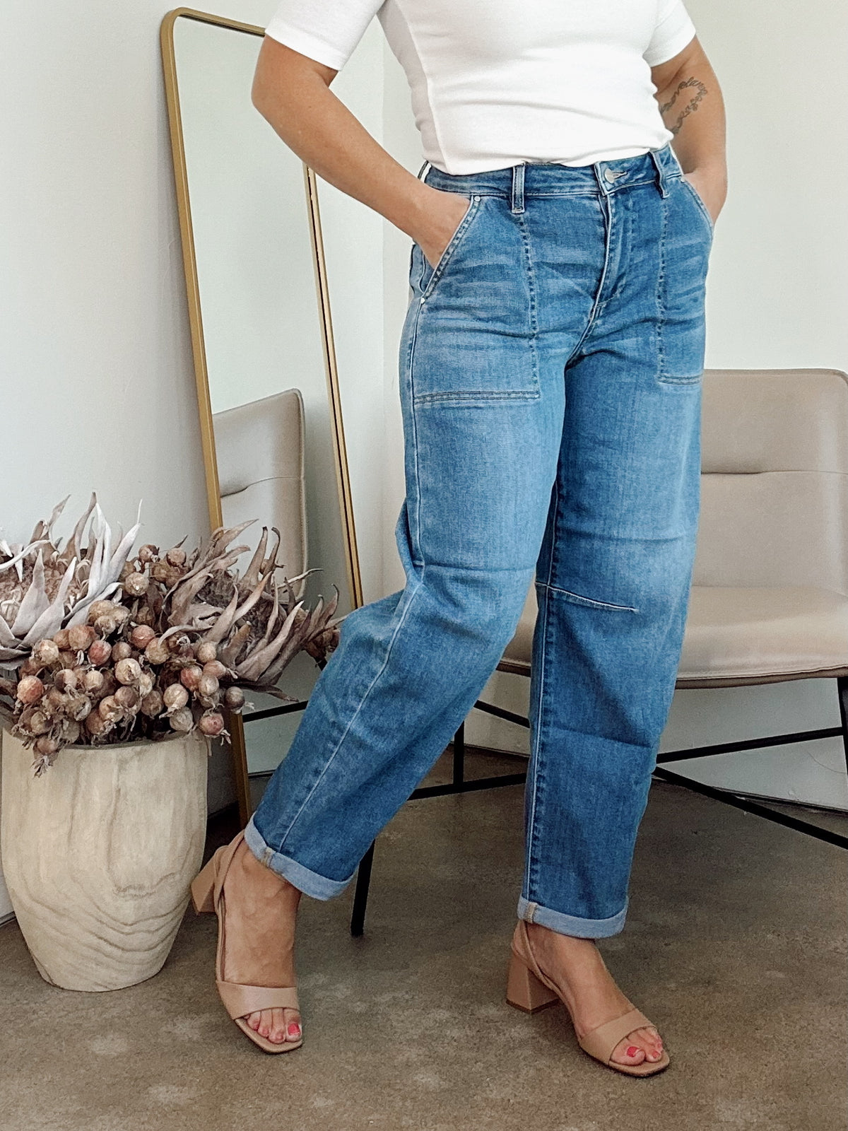 Zena Mid Rise Barrel Jeans