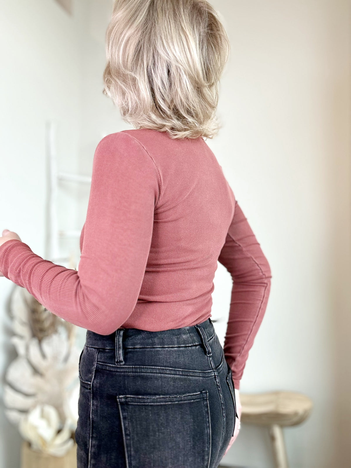 Gwen Ribbed Notched Neck Top