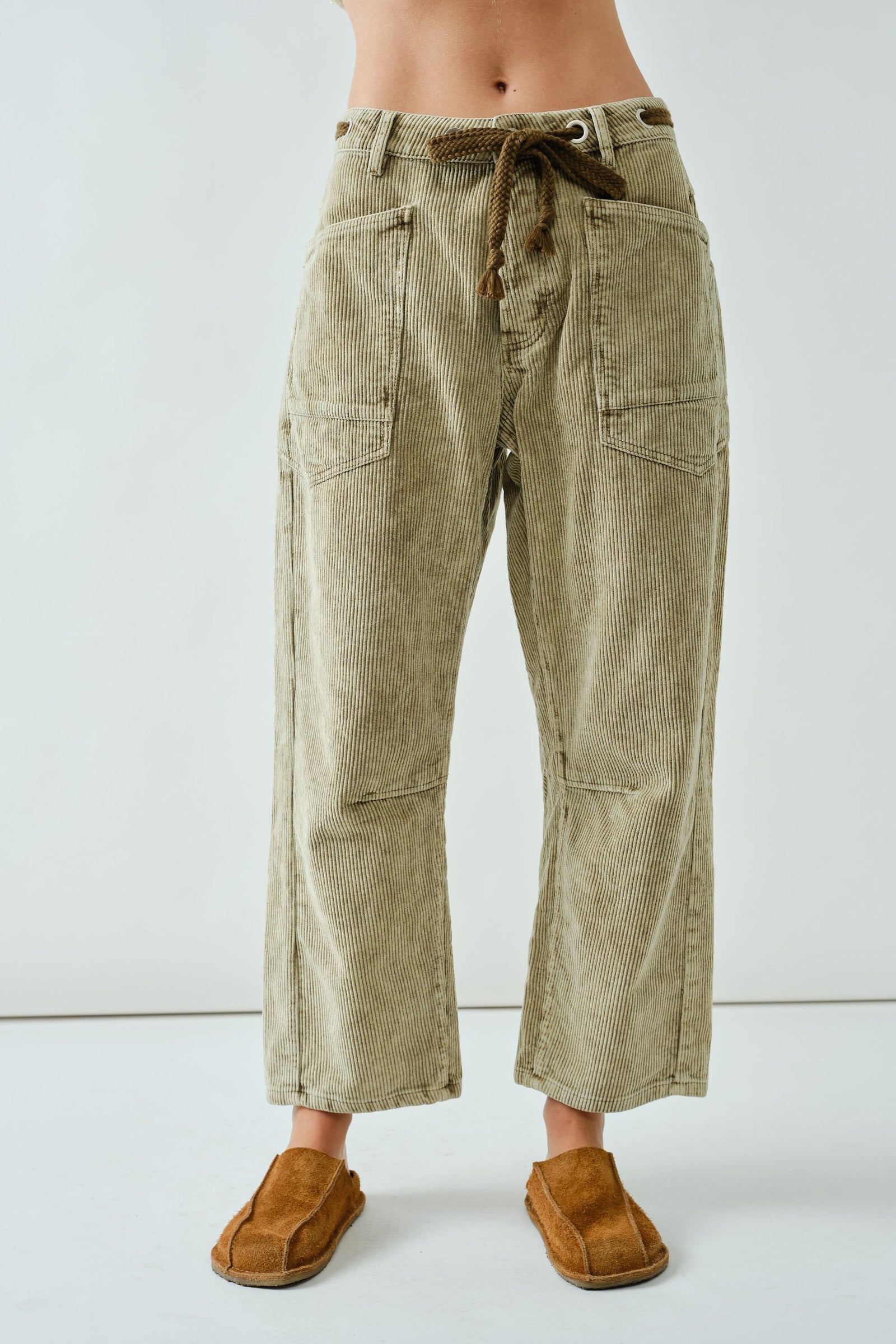 Dani Barrel Corduroy Pants Olive
