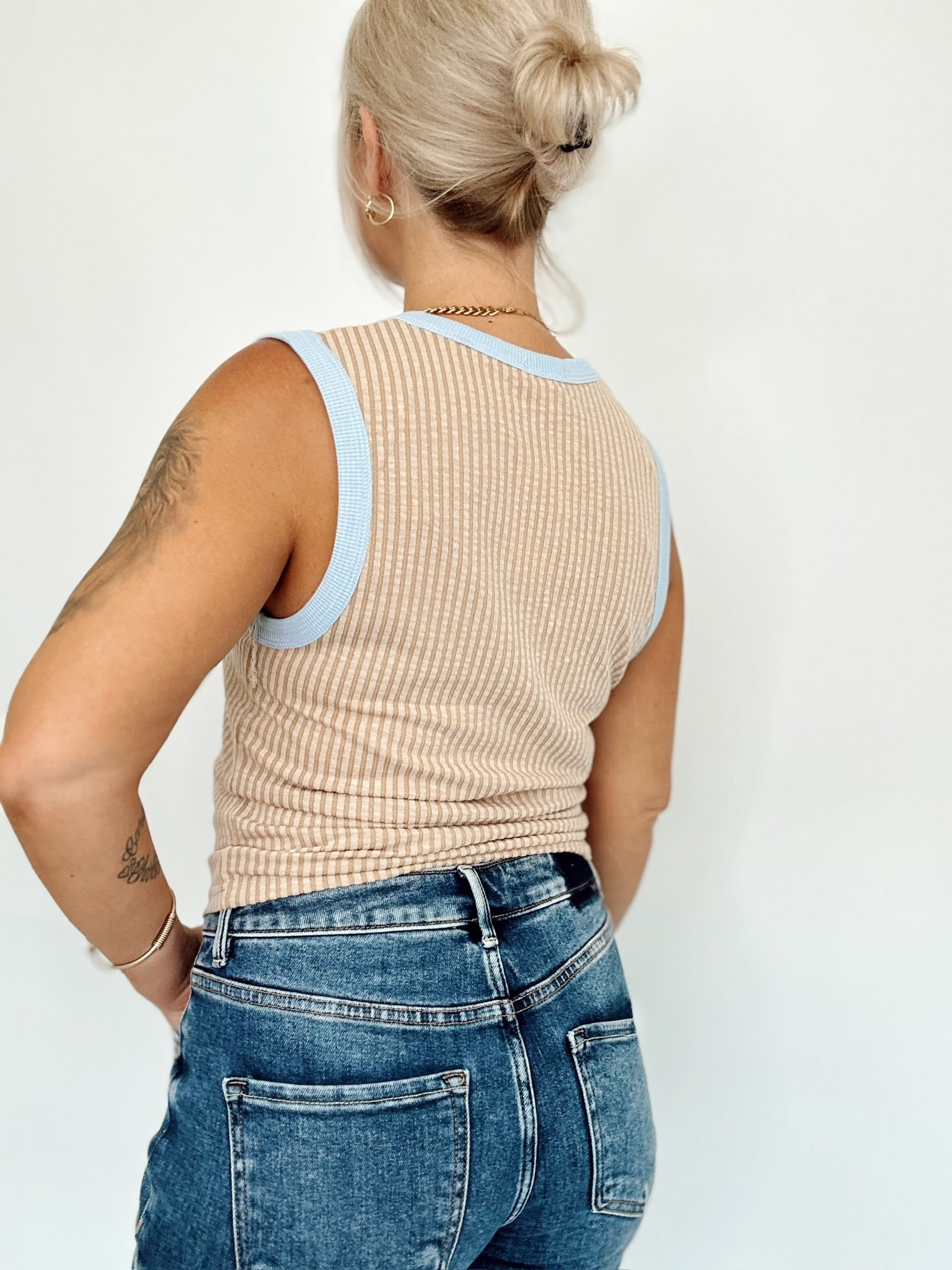 Monica V-neck Tank Top Mocha