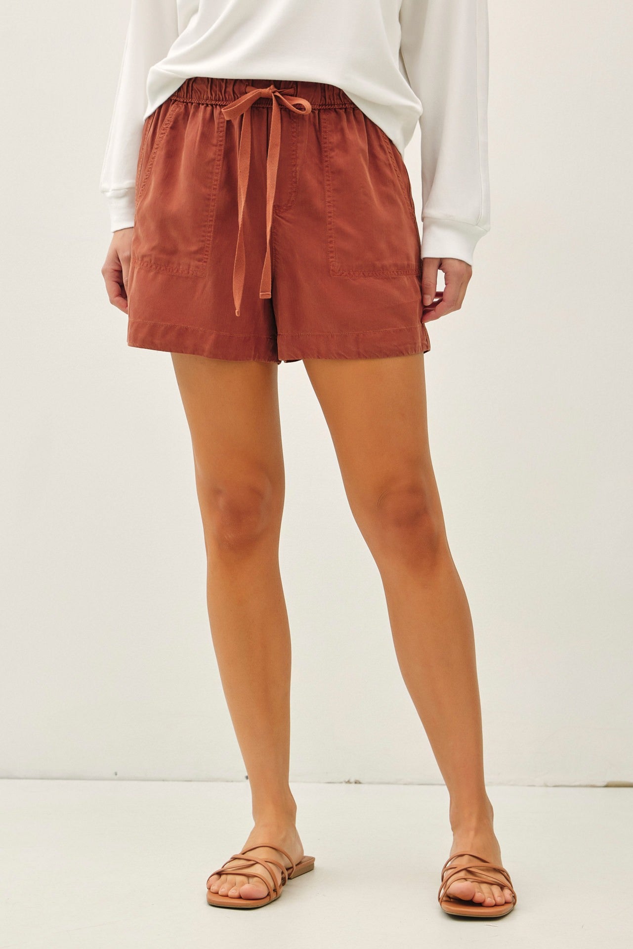 Alice High Rise Tencel Shorts Dark Rust
