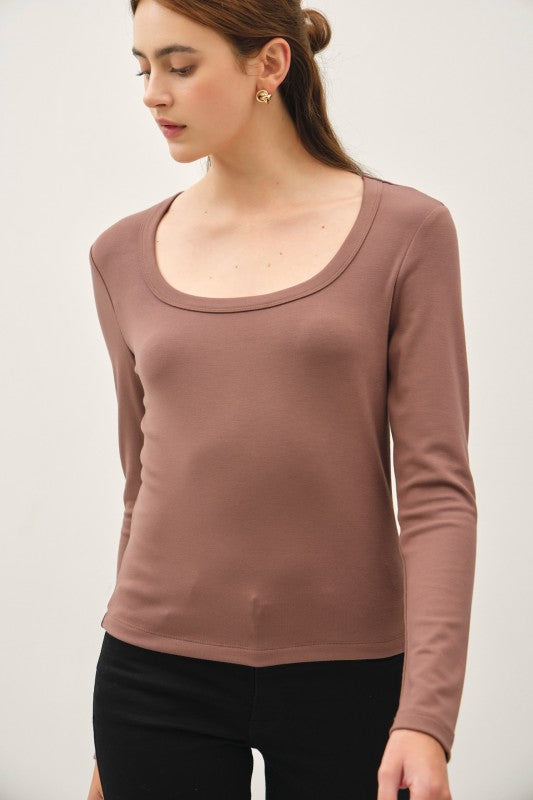 Betty Basic Scoop Neck Long Sleeve Top Brown