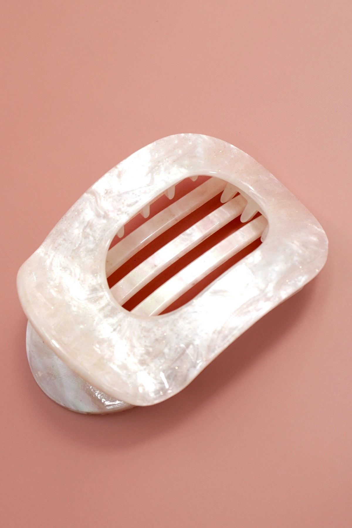Jumbo Lay Flat Oval Hair Claw 40H993