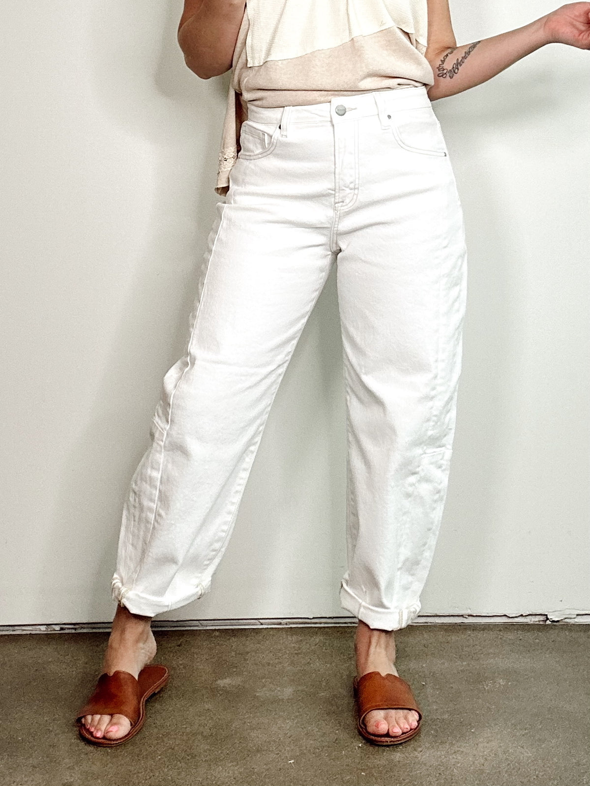 Lara High Rise Barrel Jeans Cream