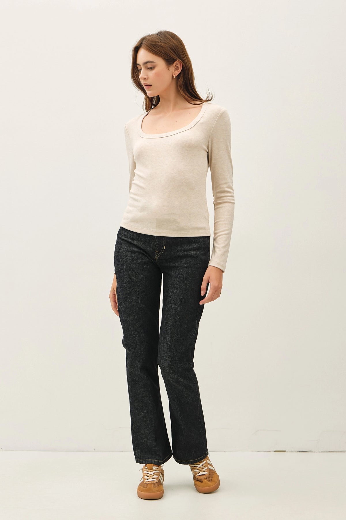 Betty Basic Scoop Neck Long Sleeve Top Oatmeal