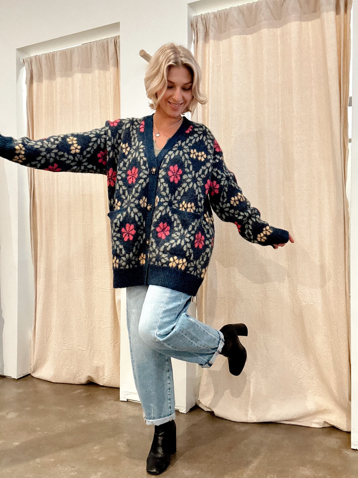 Harlee Floral Fuzzy Cardigan Navy