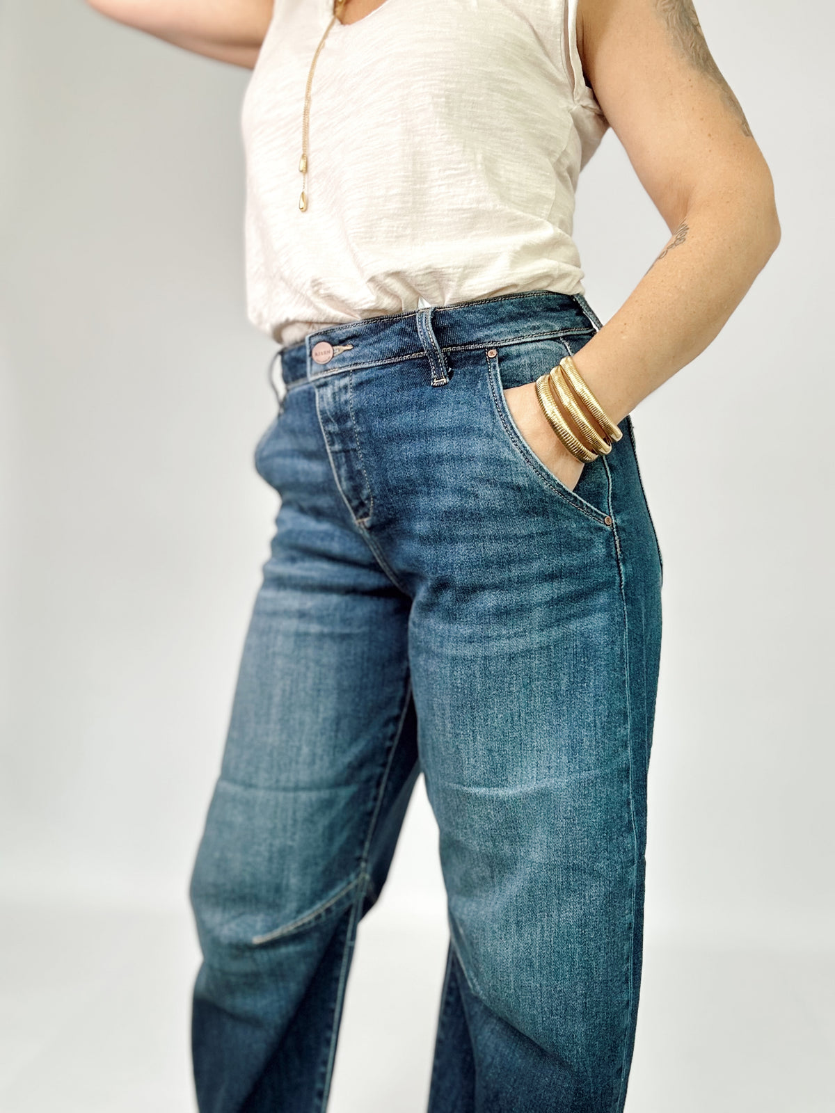 Suzy Crop Barrel Cuffed Jeans