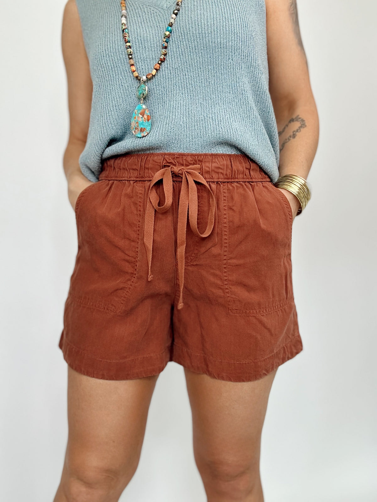 Alice High Rise Tencel Shorts Dark Rust