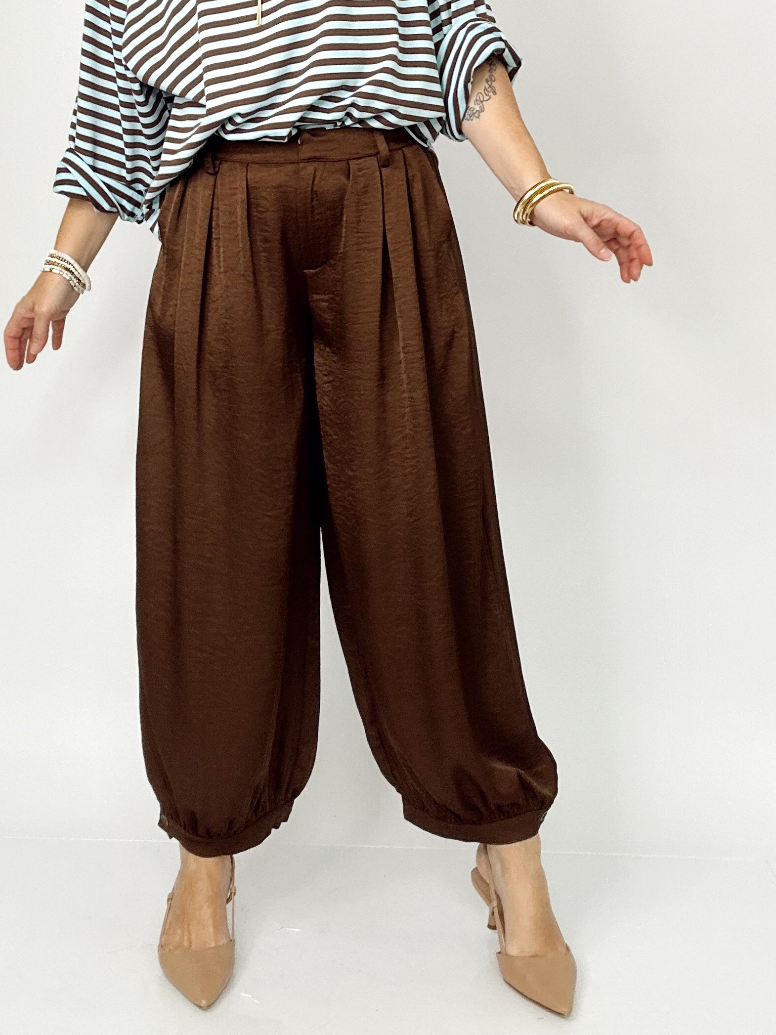 Della Satin Shirring Baggy Dress Pants Brown