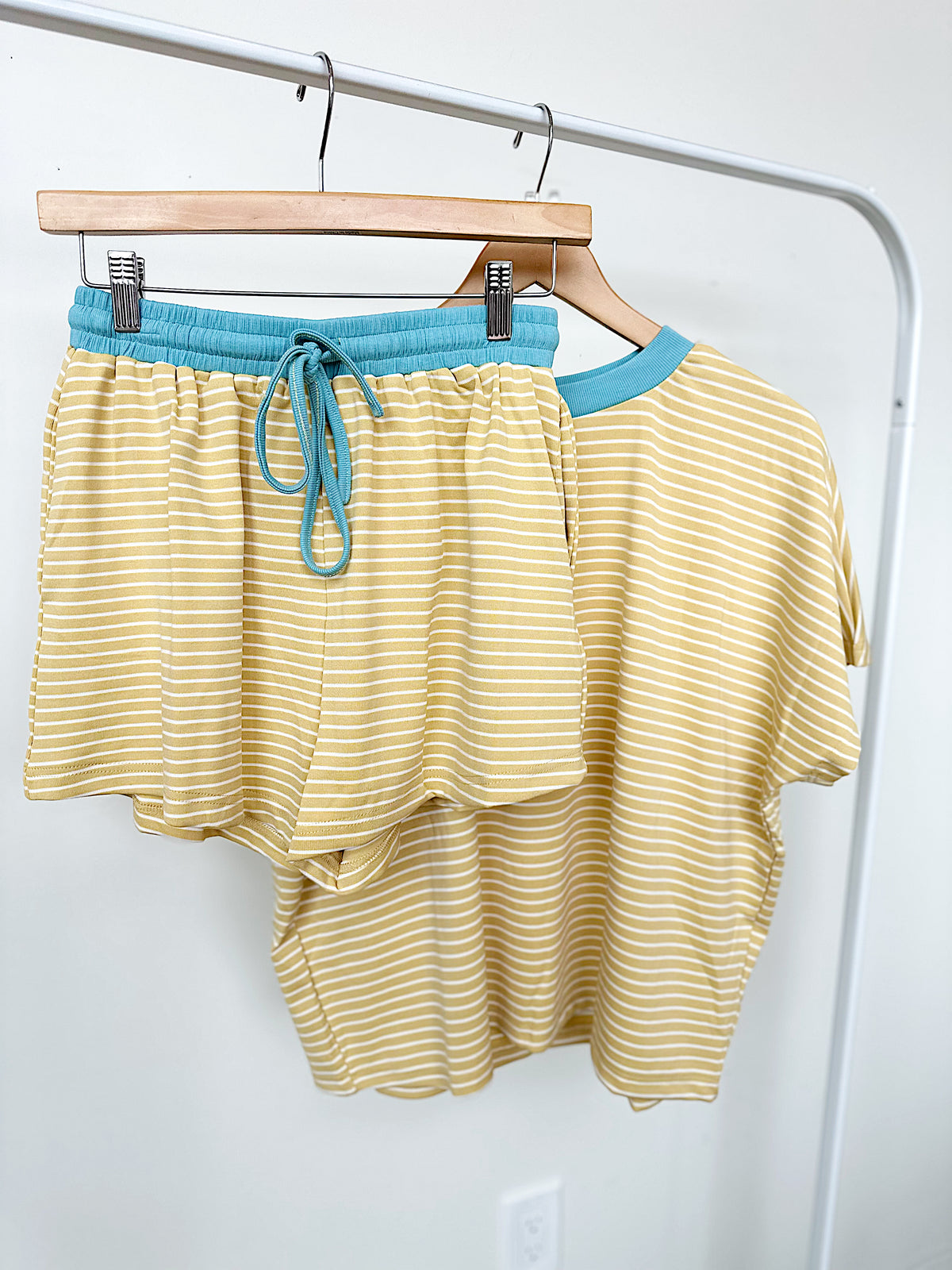 Annie Striped Tee &amp; Shore Set Yellow