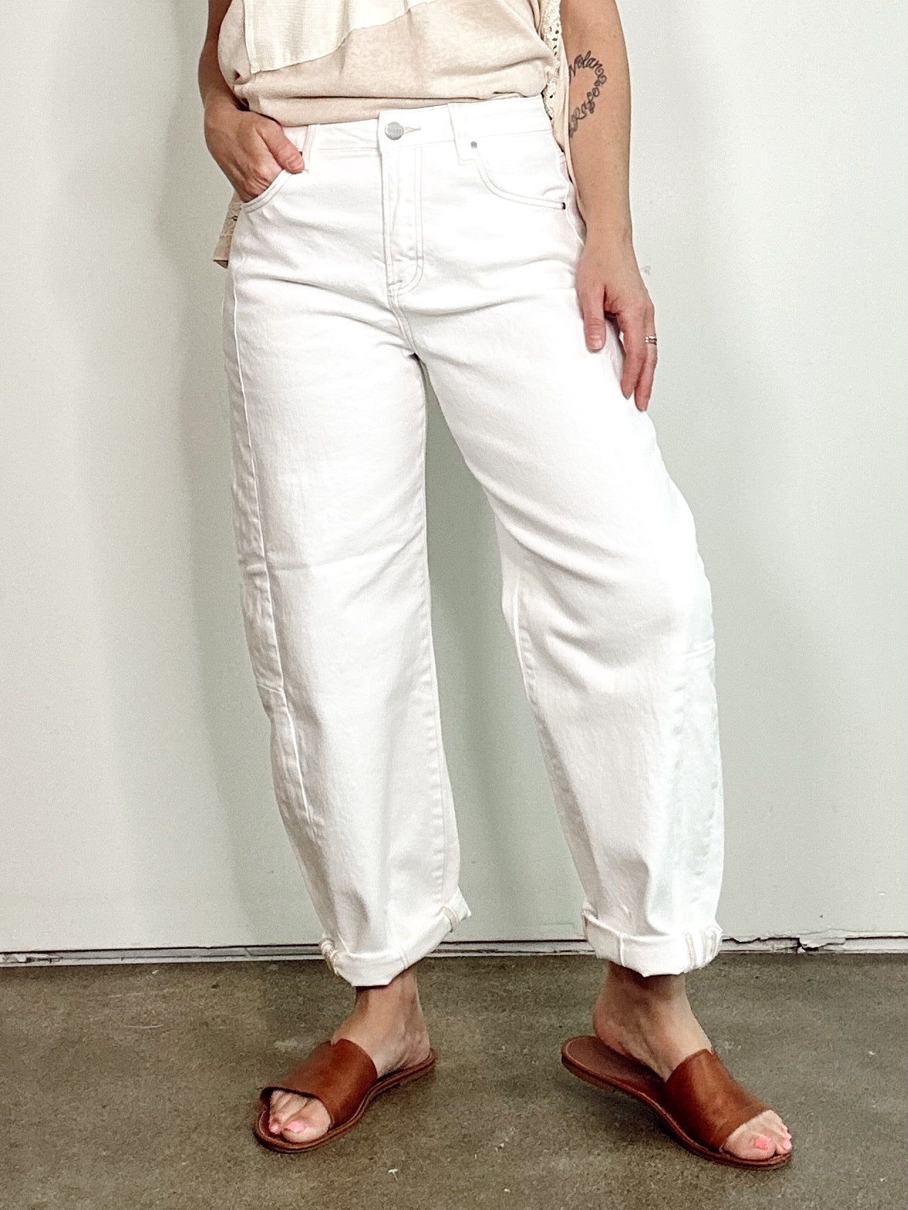 Lara High Rise Barrel Jeans Cream