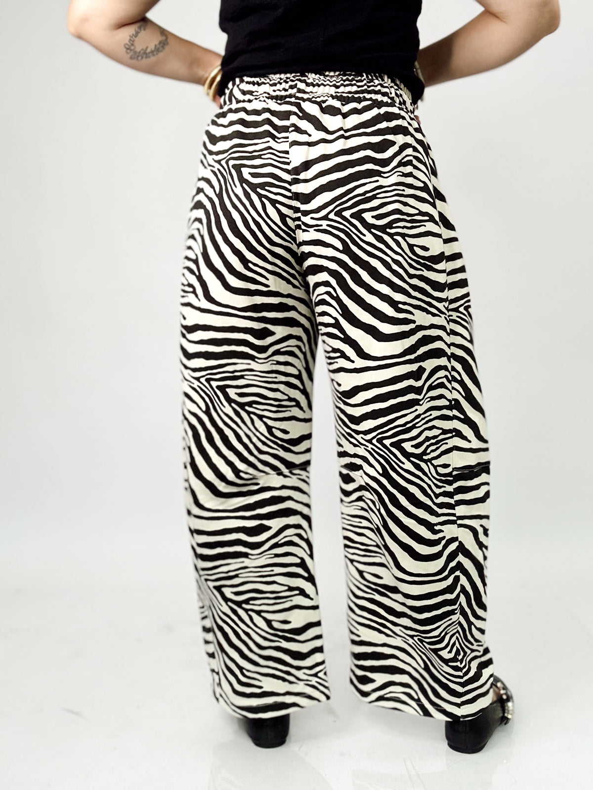 Lou Zebra Print Barrel Leg Pants Black/Tan