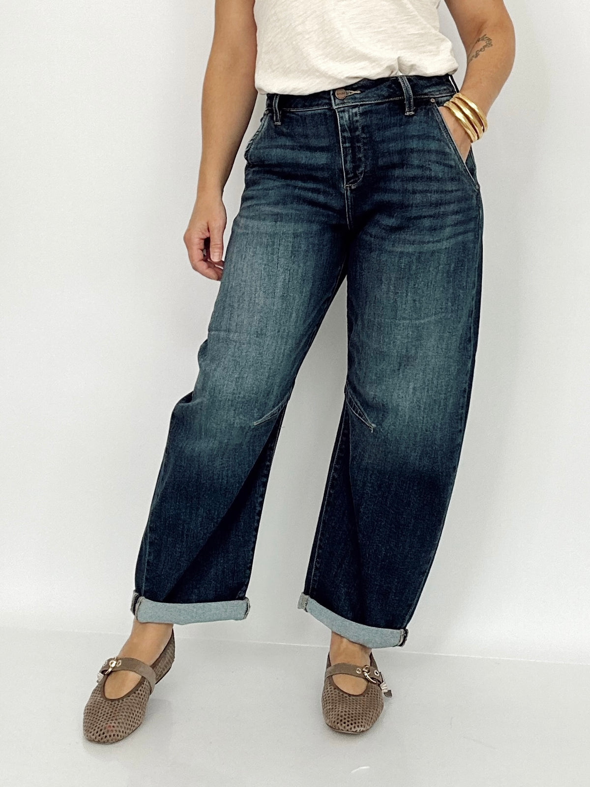 Suzy Crop Barrel Cuffed Jeans