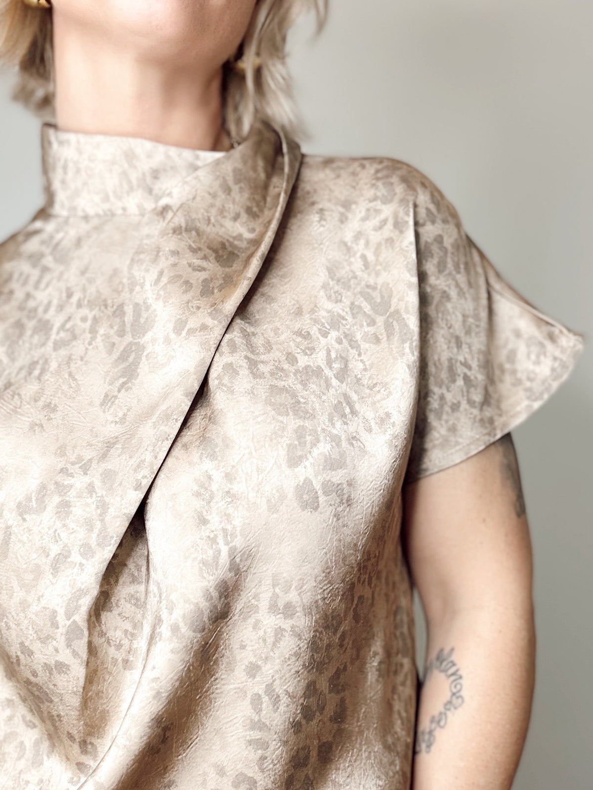 Natalie Madarin Collar Top