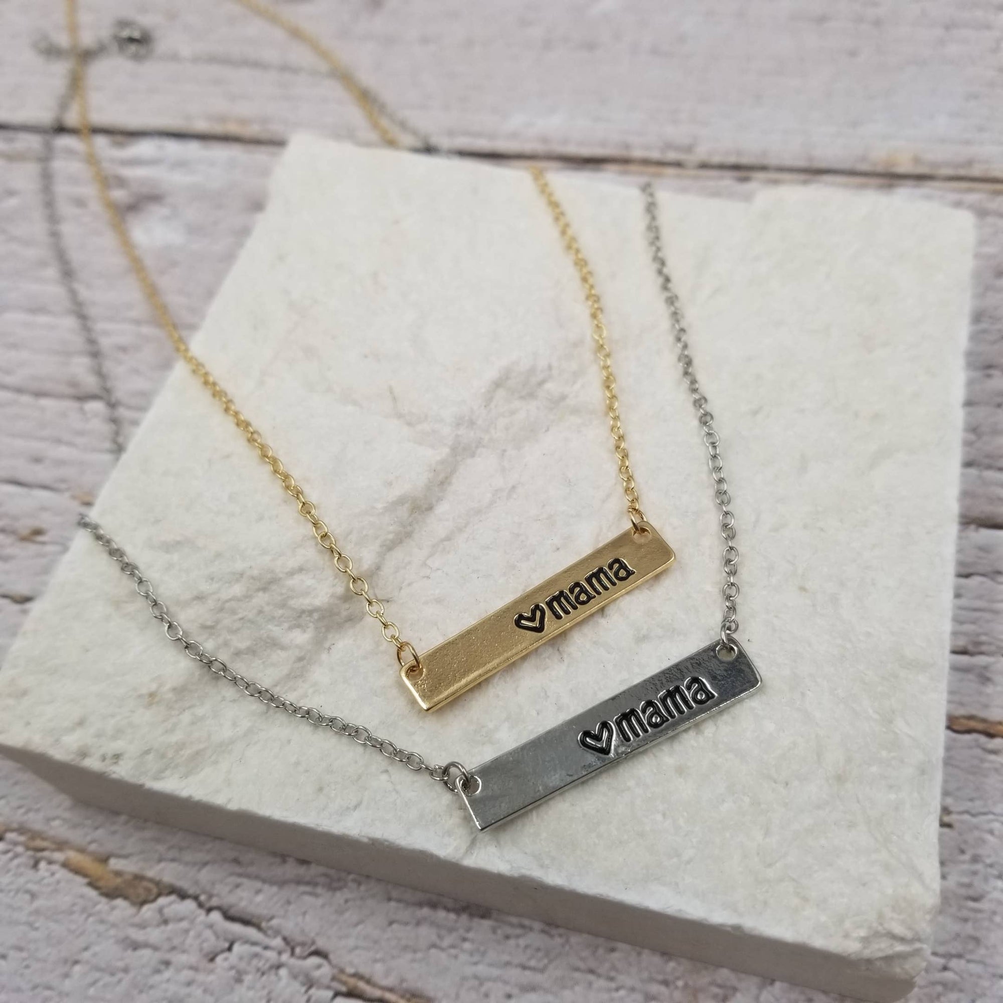 Mama Necklace Gold