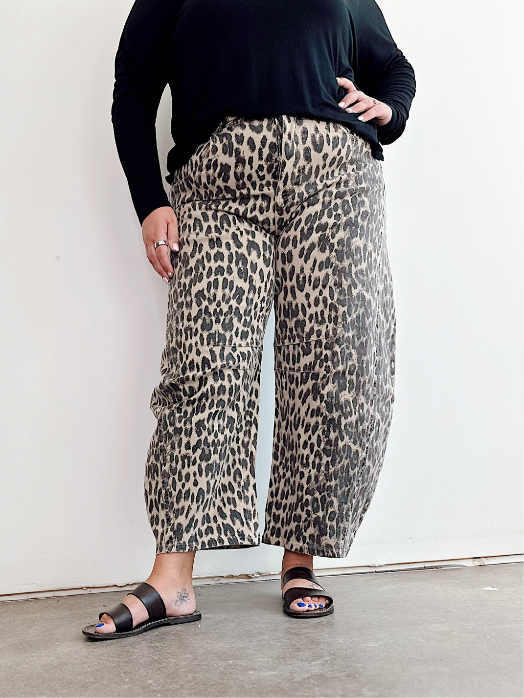 Lynn Leopard Barrel Jeans