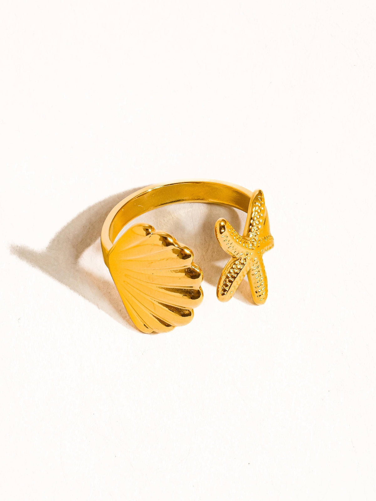 Étoilé 18K Gold Star/Shell Ring
