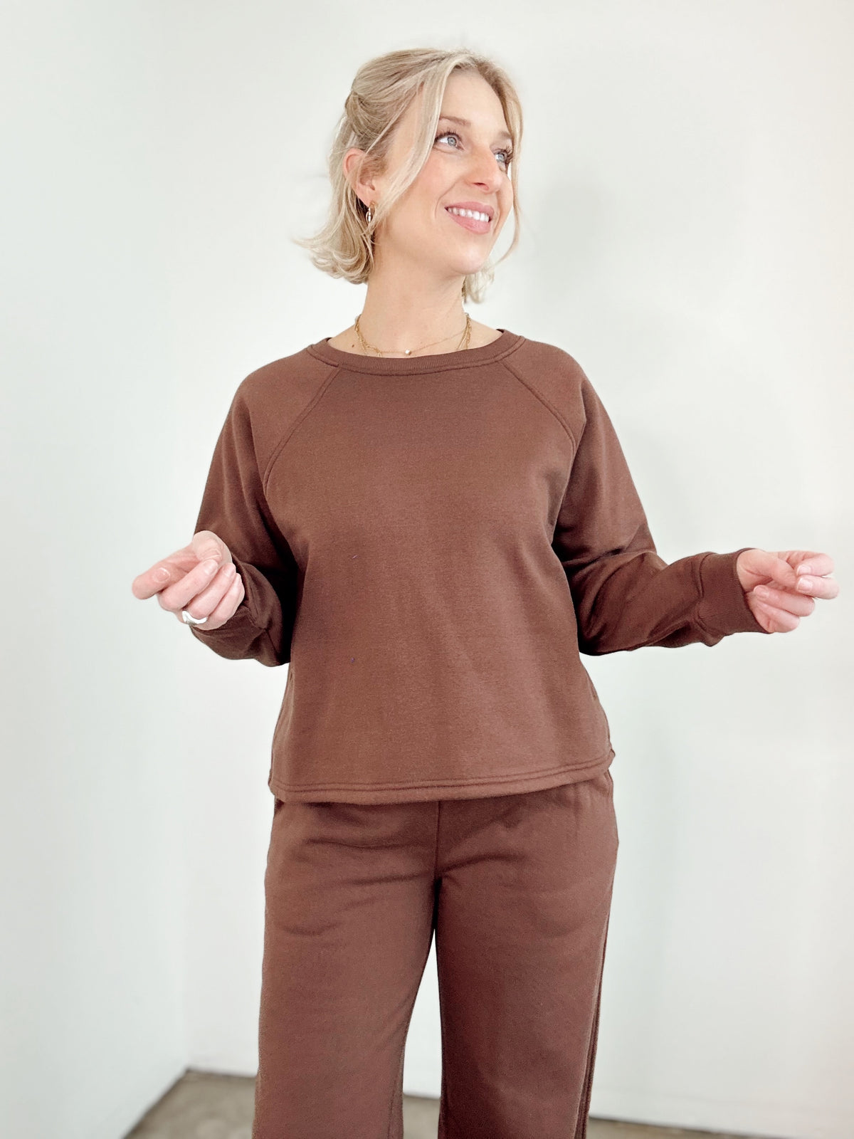 Kara Pullover &amp; Sweatpant Set Brown