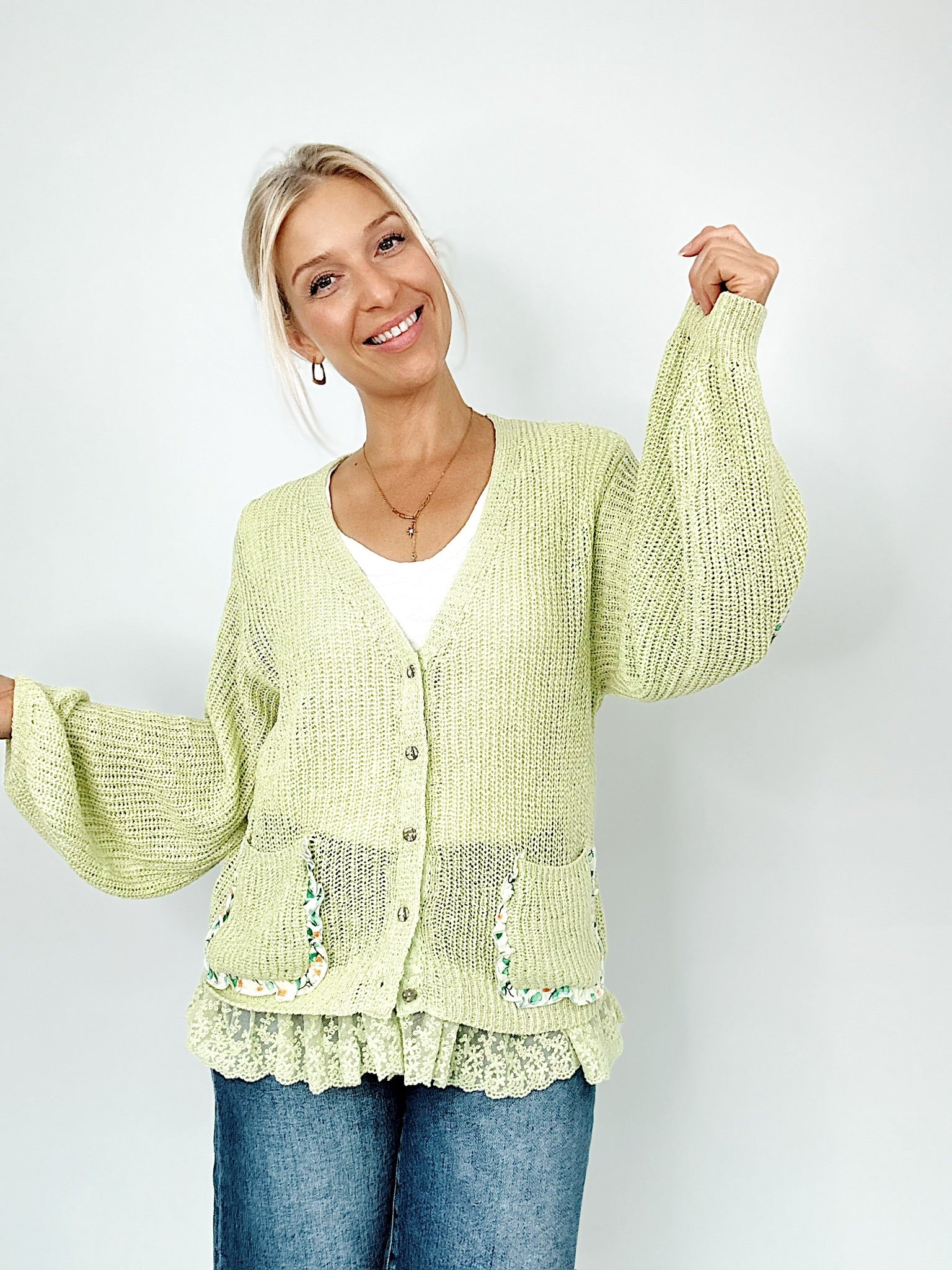 Donna Floral Ruffle Sweater Cardigan Light Green