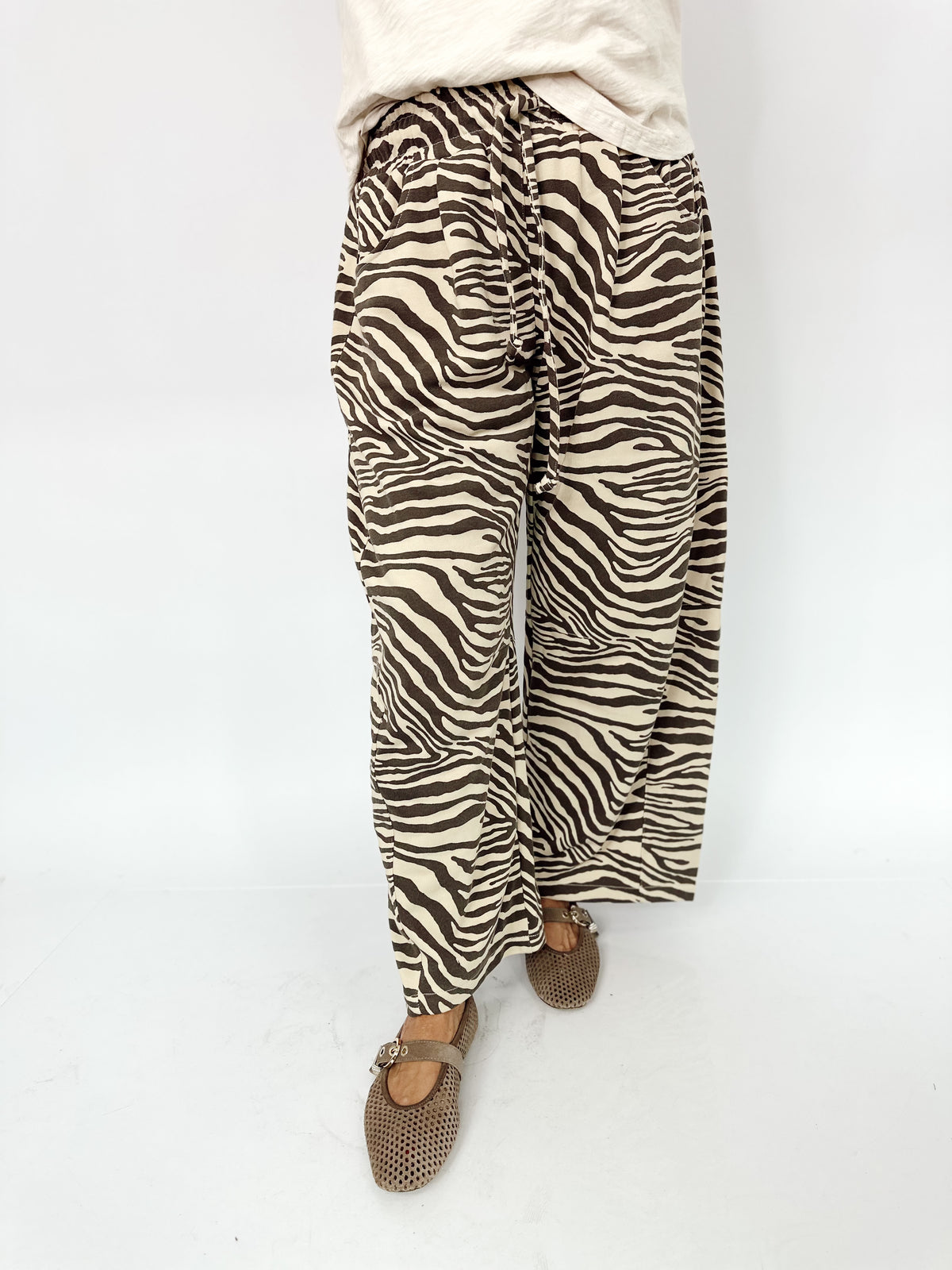 Lou Zebra Print Barrel Leg Pants Brown/Beige