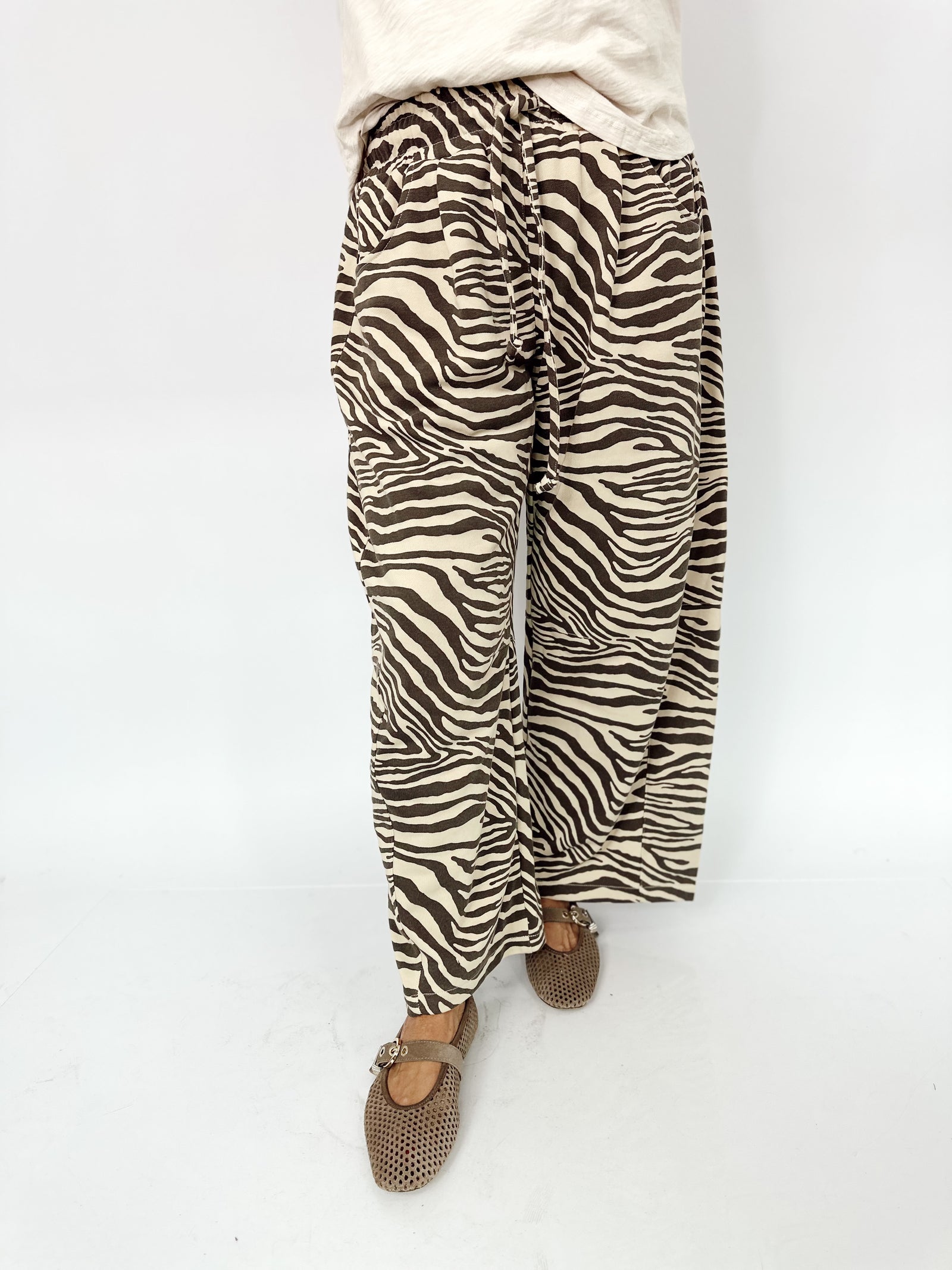 Lou Zebra Print Barrel Leg Pants Brown/Beige