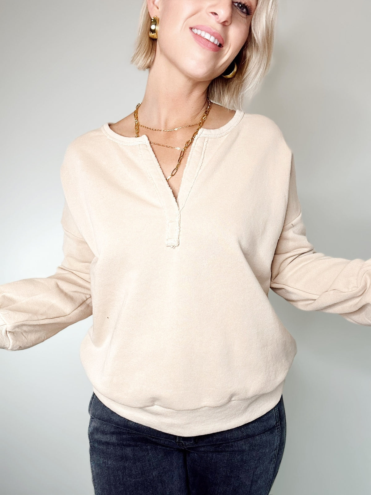 Dianna V-neck Pullover Top