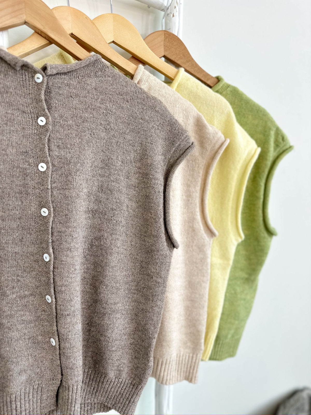 Piper Vest Cardigan Mocha