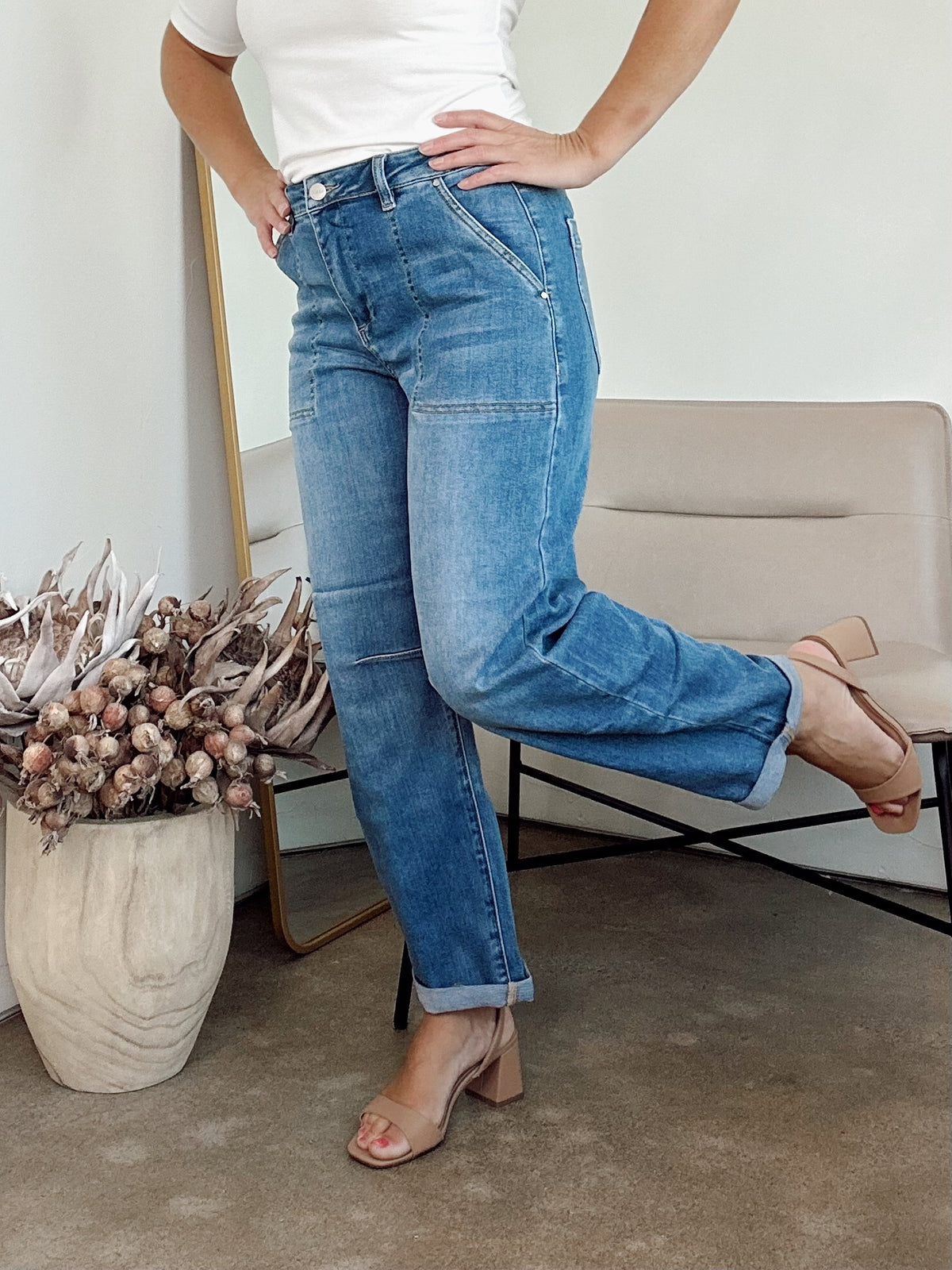 Zena Mid Rise Barrel Jeans