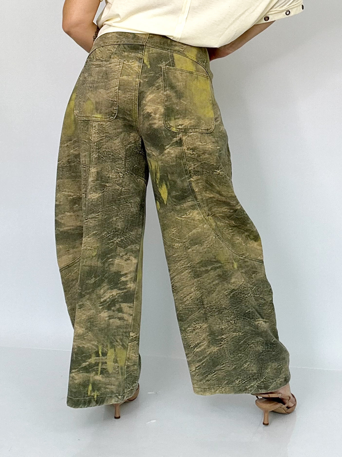 Joey Camo Print Barrel Leg Carpenter Jeans