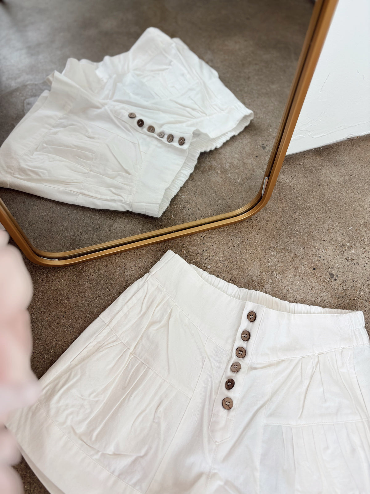 Bo Button Down Shorts Off White