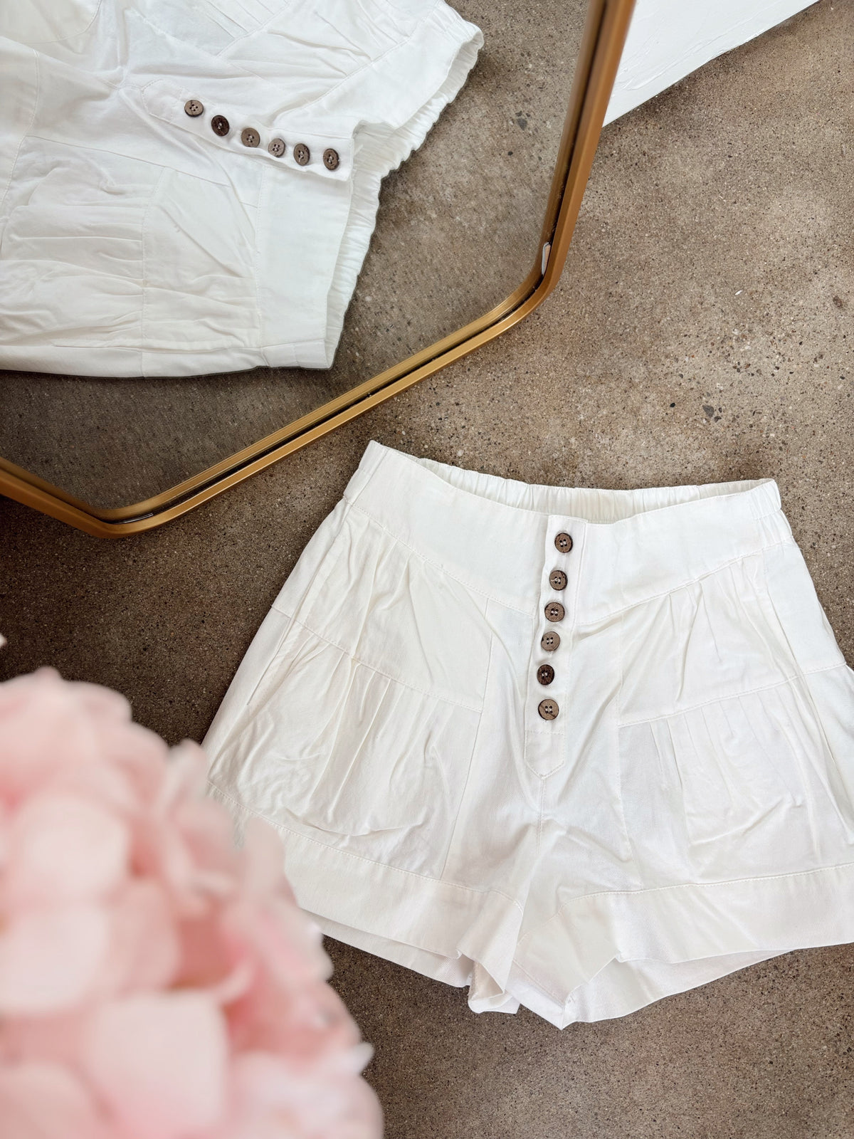 Bo Button Down Shorts Off White