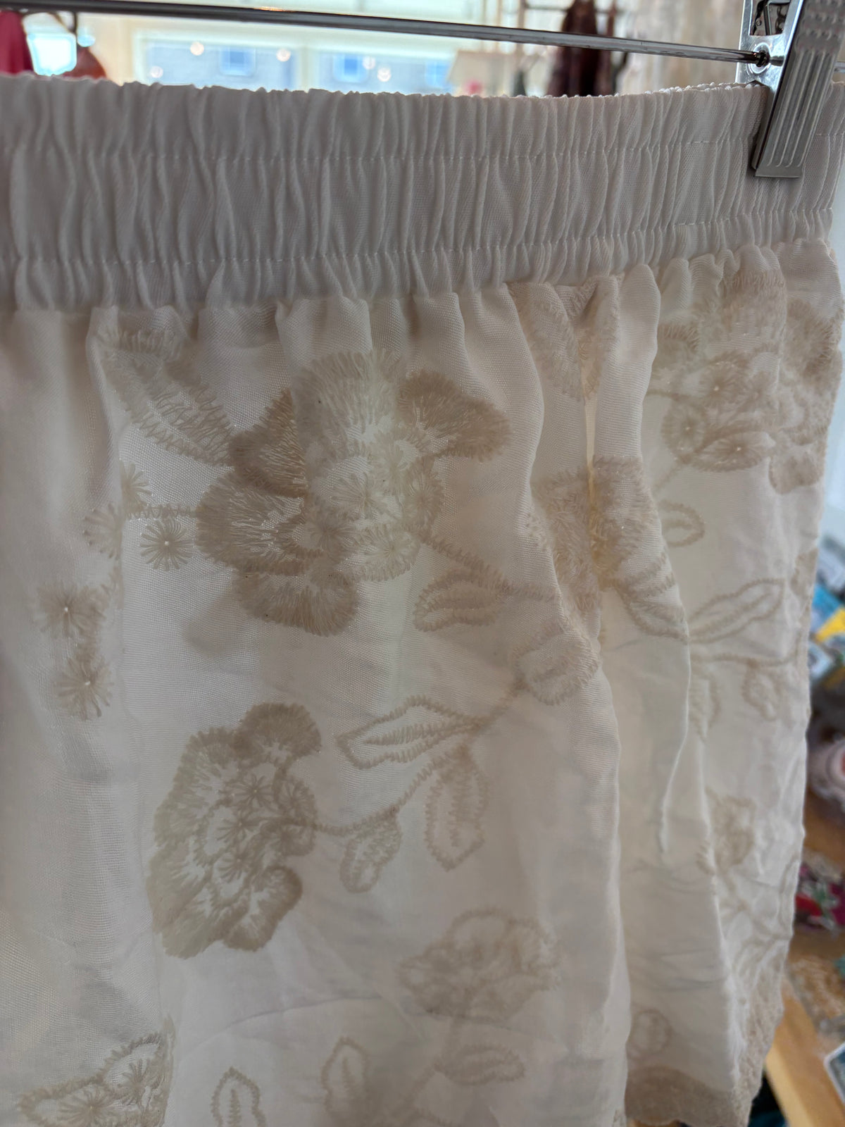 Taylor Embroidered Flower Shorts
