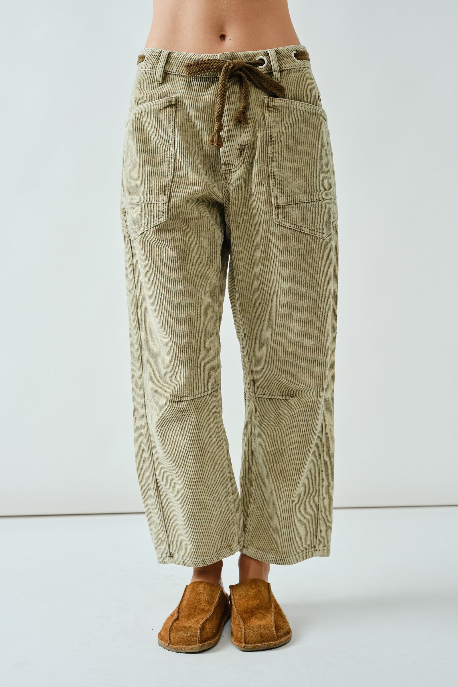 Dani Barrel Corduroy Pants Olive