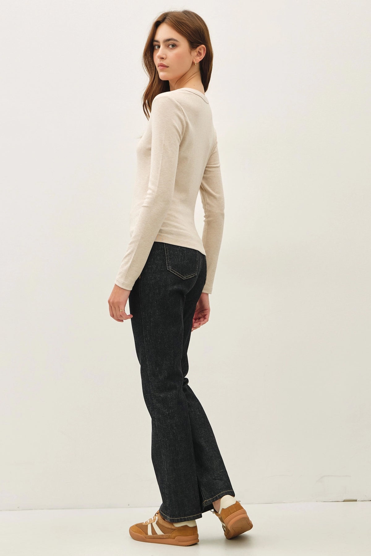 Betty Basic Scoop Neck Long Sleeve Top Oatmeal