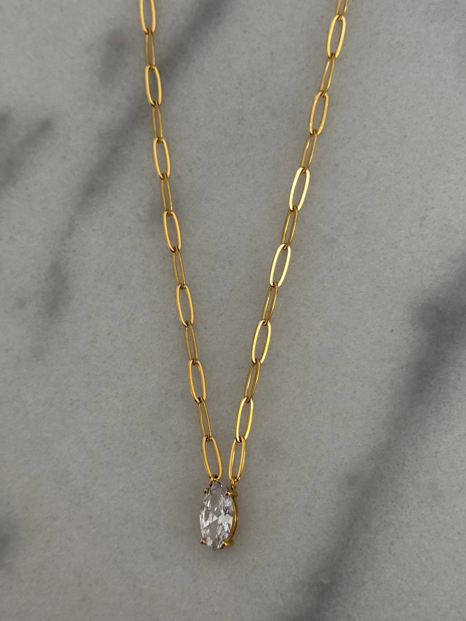 CHANSUTT Gold + Diamond Pendant Necklace