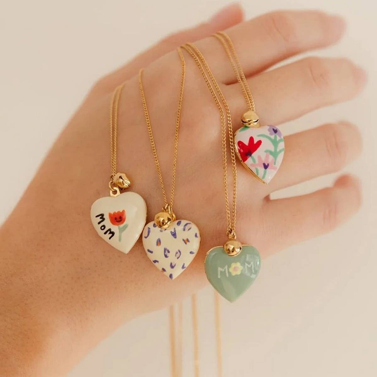 Mom Daisy Locket Necklace